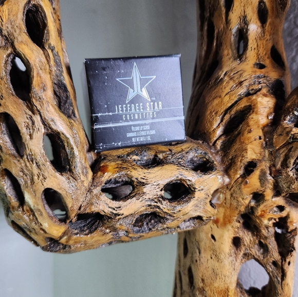 NEW Jeffree Star Velour Lip Scrub Diet Root Beer - Picture 2 of 6